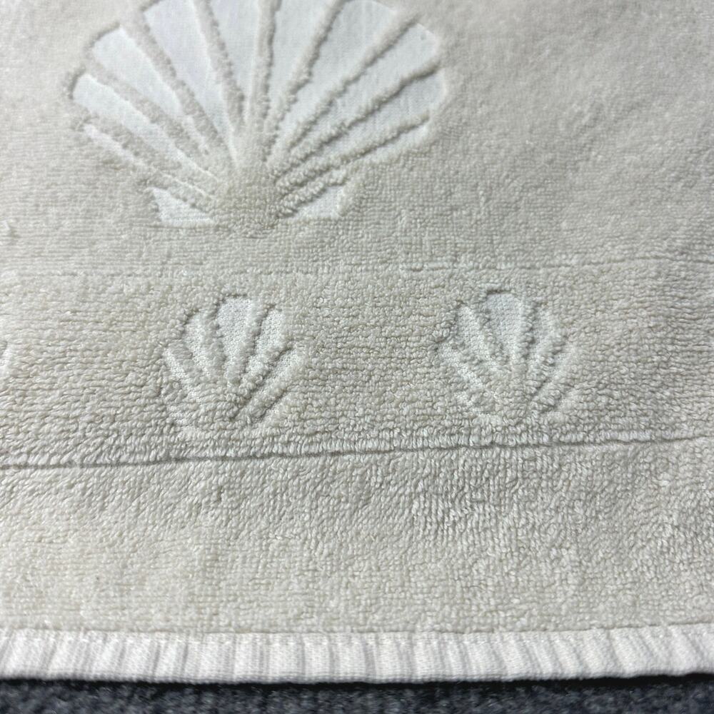 Vintage 80s sculpted cotton blend hand towel sea shells cream 15.5x24 cottage - Picture 6 of 10